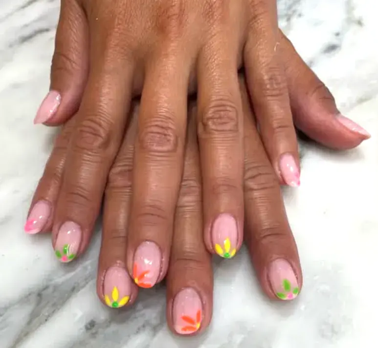 Neon Petal Tips Nude