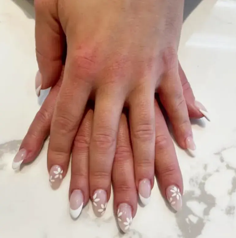 White French Daisy Almond