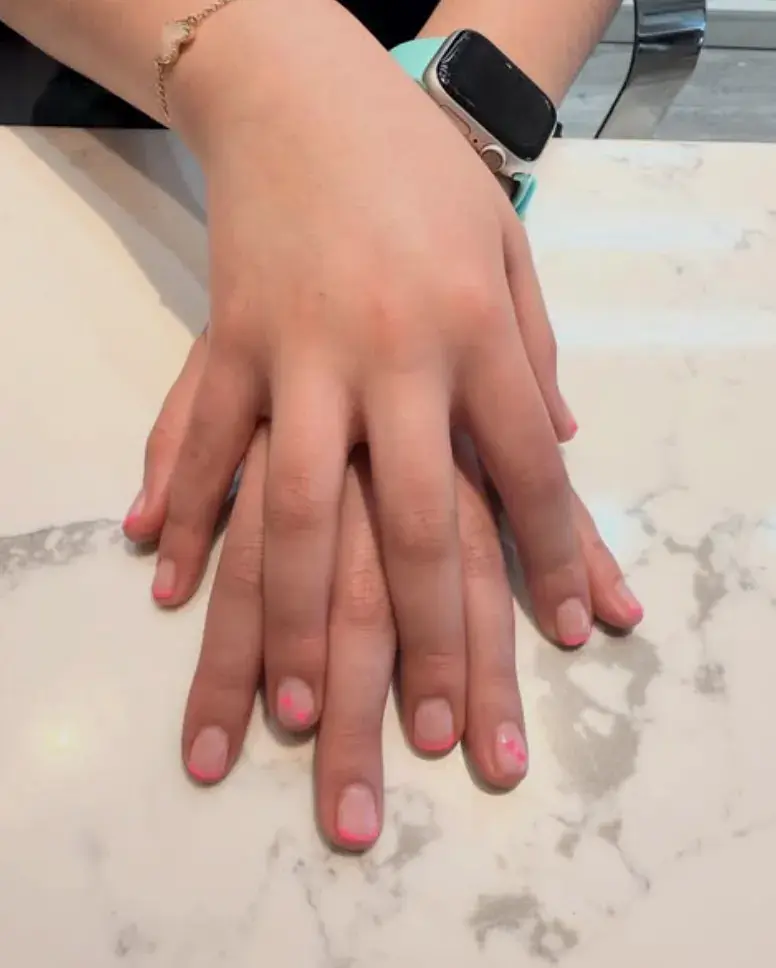 Short Neon Pink Micro French