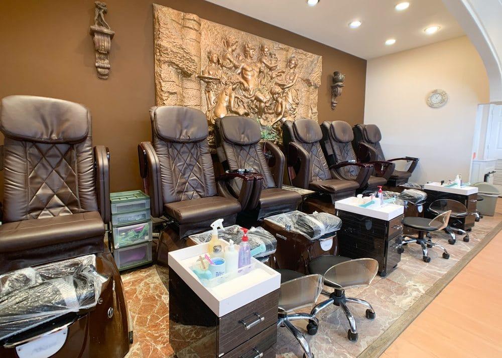 Carved wall pedicures